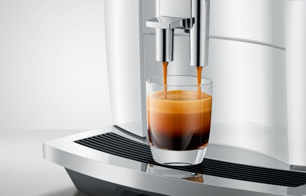 JURA Kaffeevollautomat E4 (EA) P.E.P. Wassertank 1,9 L Piano White