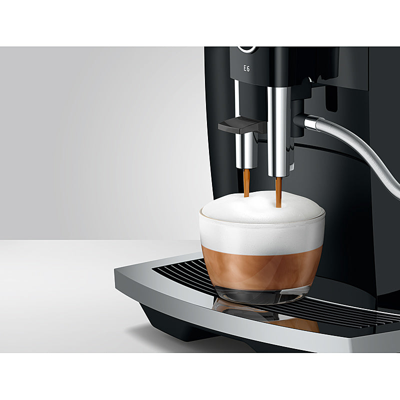 JURA Kaffeevollautomat E6 (EC) 11 Spezialitäten One-Touch 15 bar Wassertank 1,9 L Full Black