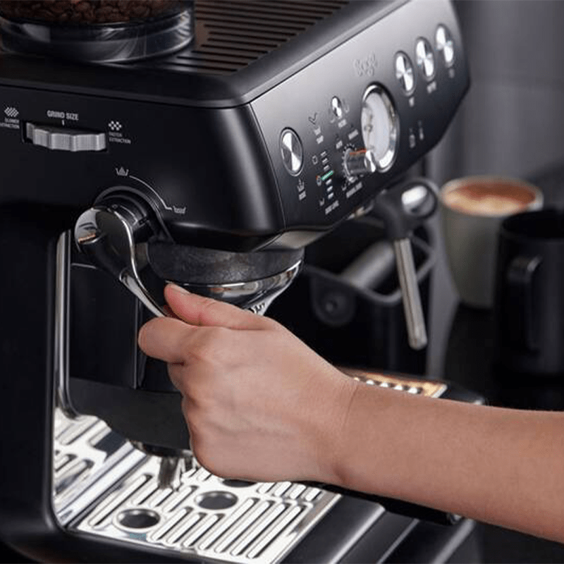SAGE Espressomaschine Barista Express Impress integriertes Kegelmahlwerk manuelle Dampfdüse